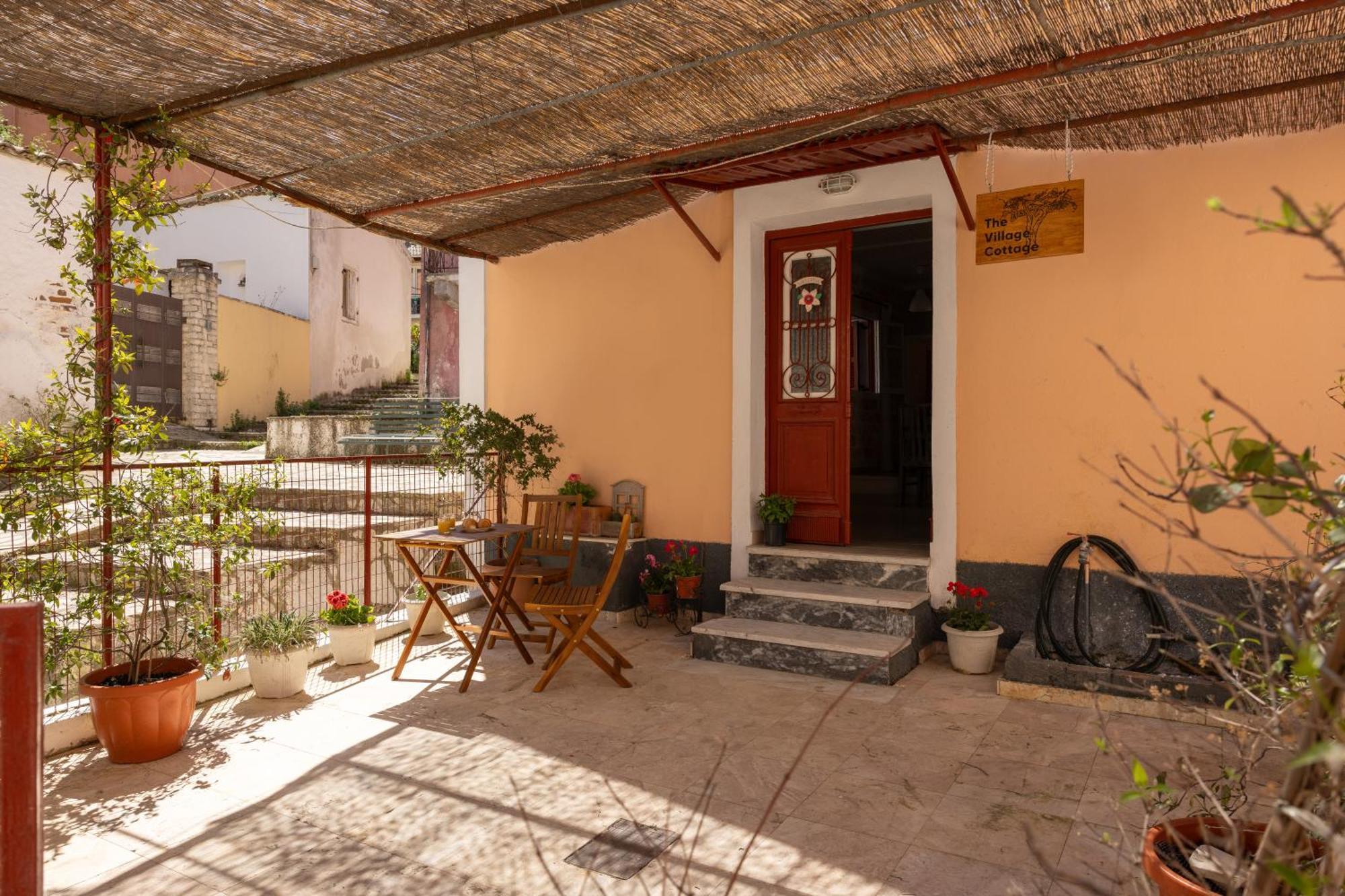 The Village Cottage - Benitses เวนิทเซส ภายนอก รูปภาพ