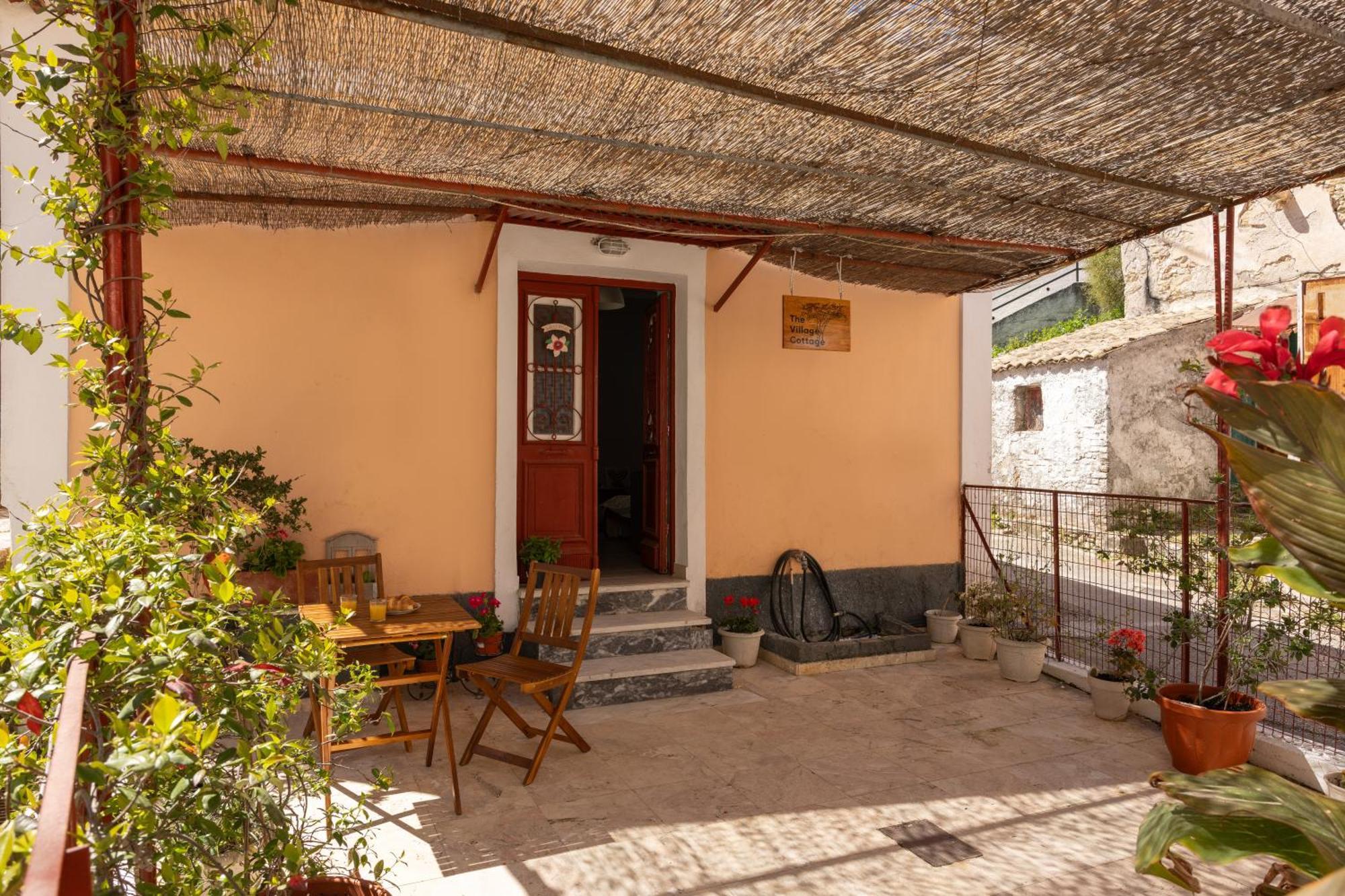 The Village Cottage - Benitses เวนิทเซส ภายนอก รูปภาพ